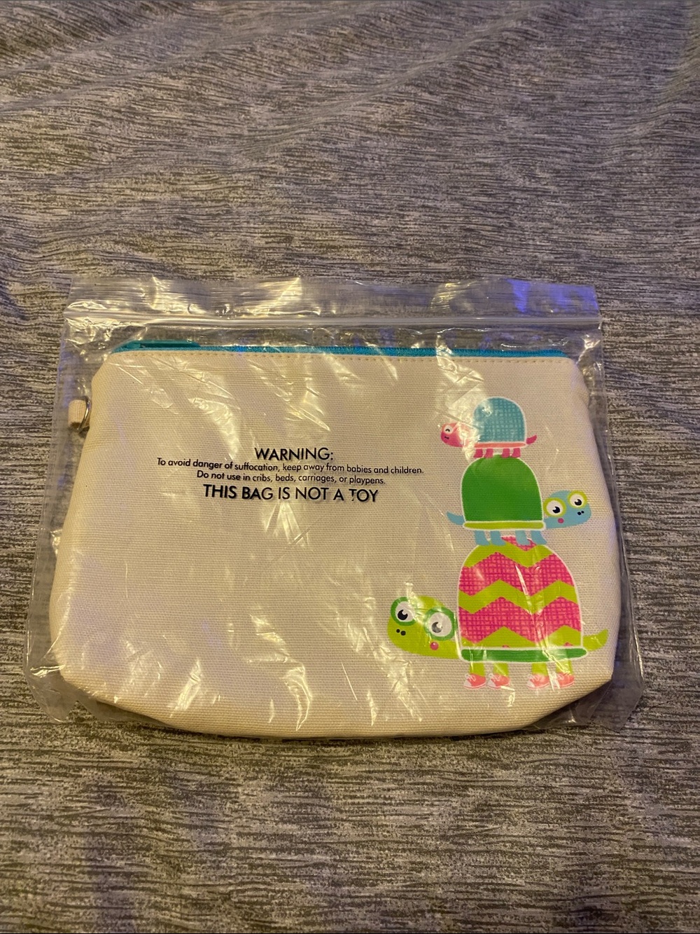 Thirty One Mini Zipper Pouch Natural w/ Topsy Turtles w/ Bonus Turtle Nail File